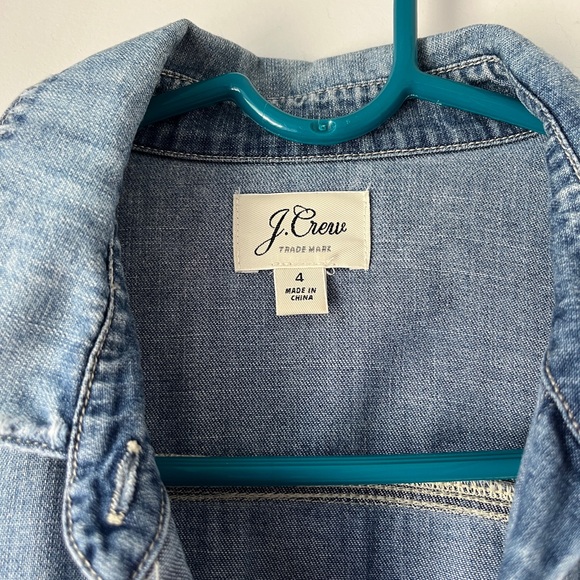 J. Crew Chambray Perfect Shirt Size 4 100% Cotton - Picture 2 of 3